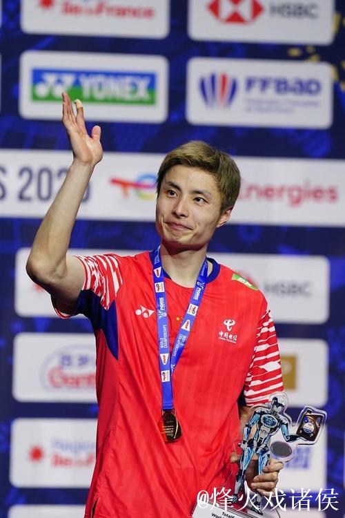 石宇奇2-1力克小波波夫 挺进世锦赛男单八强 石宇奇2-1力克小波波夫 挺进世锦赛男单八强